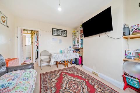 18 Central Gardens, Morden, SM4 5SH