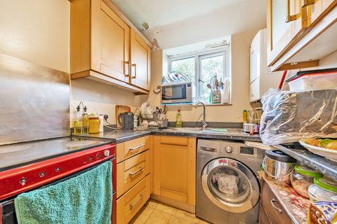 18 Central Gardens, Morden, SM4 5SH
