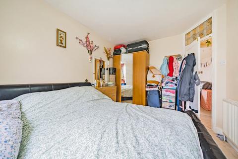 18 Central Gardens, Morden, SM4 5SH