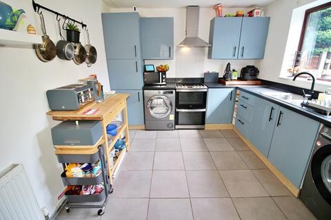 2 bedroom semi-detached house for sale, Wigan Road, Westhoughton, BL5 3RD