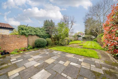 33 Courtenay Road, Worcester Park, KT4 8RY