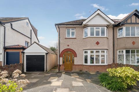 33 Courtenay Road, Worcester Park, KT4 8RY