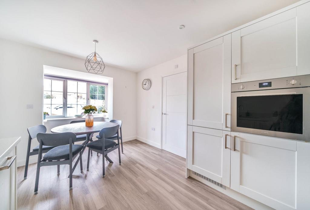 Sandcross Lane, Surrey RH2 3 bed end of terrace house for sale £585,000