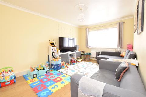 2 bedroom apartment for sale, Angel Way, Romford RM1