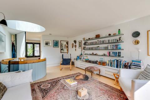 30 Winscombe Street, London, N19 5DG