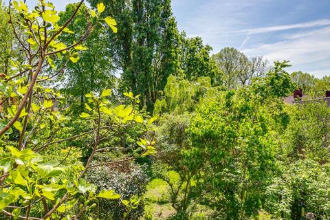 30 Winscombe Street, London, N19 5DG