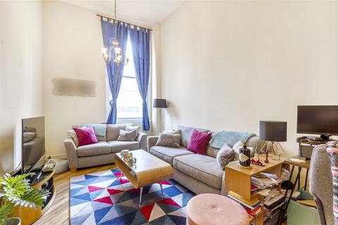 2 bedroom apartment for sale, The Gatehouse, Romford RM1