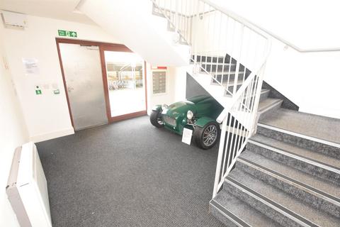 21 Romside Place, Romford, RM7 7EE