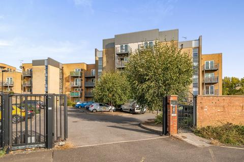 2 bedroom apartment for sale, Blade Court, Romford RM7