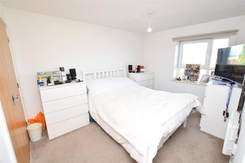 2 bedroom apartment for sale, Riverside Close, Romford RM1