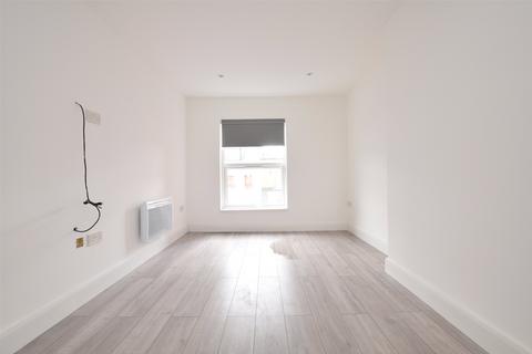 1 bedroom apartment to rent, Station Road, Ilford IG1