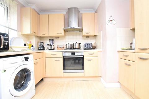 2 bedroom apartment to rent, 121-135 London Road, Romford RM7