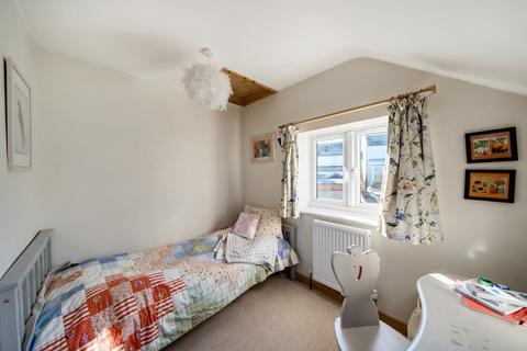 3 Barnfield Terrace, Nailsworth, Stroud, GL6 0EN