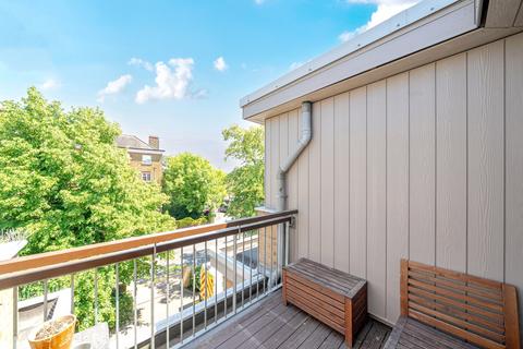 2 bedroom apartment for sale, Merton Road, London SW18