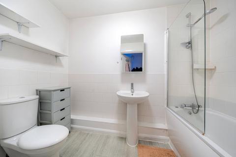 2 bedroom apartment for sale, Merton Road, London SW18