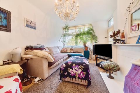 2 bedroom apartment for sale, London, London SW19