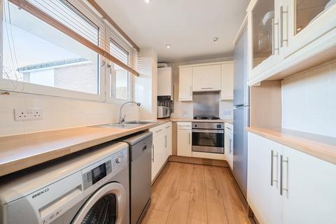 Flat 21, Duncombe House Windlesham Grove, London, SW19 6AJ