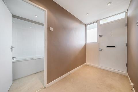 Flat 21, Duncombe House Windlesham Grove, London, SW19 6AJ