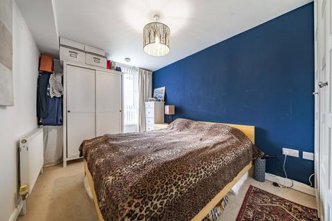 2 bedroom property for sale, Merton Road, London SW18