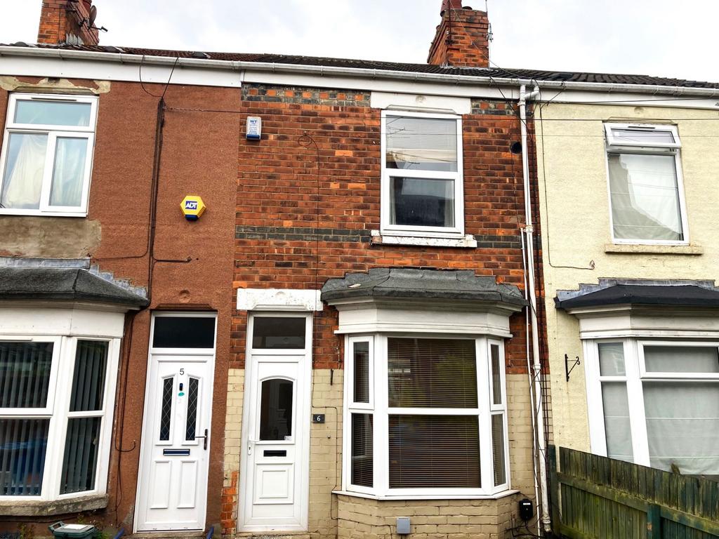 Avondale Crescent, Perth Street West... 2 bed terraced house for sale