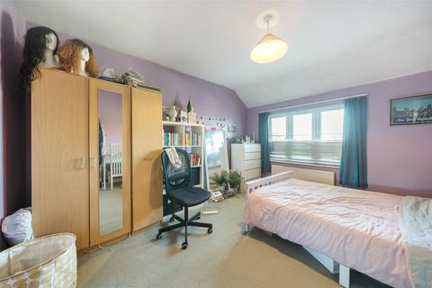 54 Pollards Hill North, London, SW16 4NL