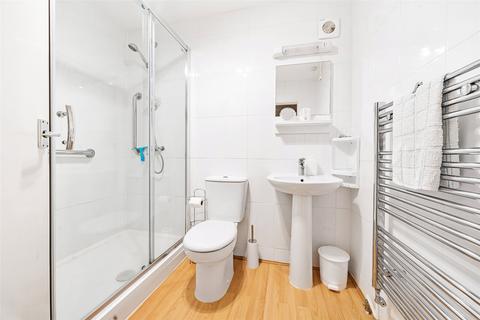 2 bedroom apartment for sale, Wells Close, Tunbridge Wells TN1