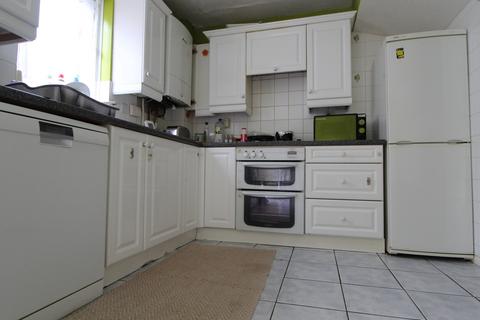 3 bedroom semi-detached house to rent, Clay Hill, Two Mile Ash