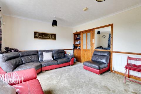 3 bedroom terraced house for sale, Gardenia Avenue, Luton