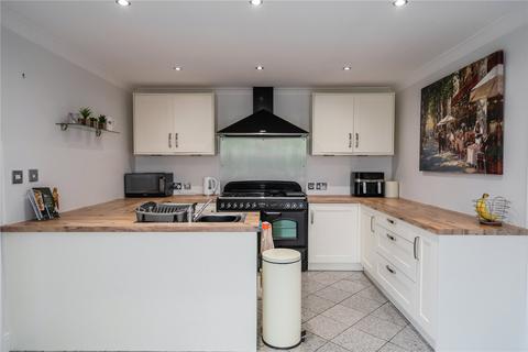 4 Chester Grange, Grimsby, DN33 2HW