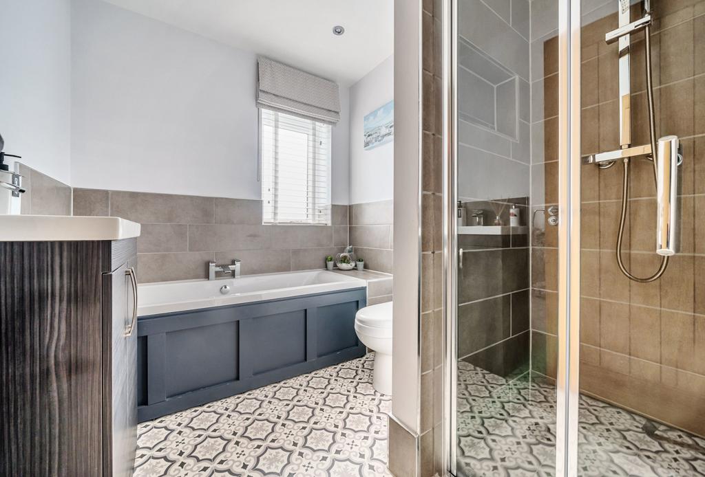 En-Suite 1