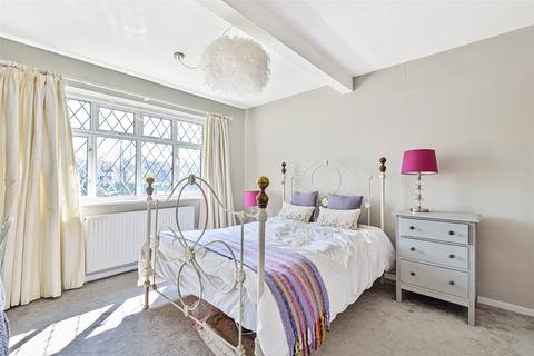 44 Alington Grove, Wallington, SM6 9NQ