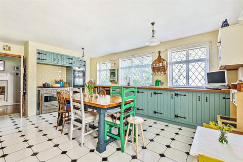 44 Alington Grove, Wallington, SM6 9NQ