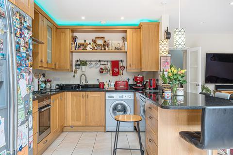 99 Brabazon Avenue, Wallington, SM6 9ET