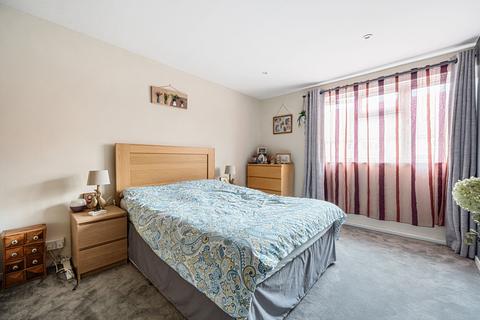 99 Brabazon Avenue, Wallington, SM6 9ET