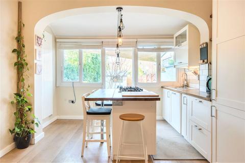 29a Carew Road, Wallington, SM6 8QQ