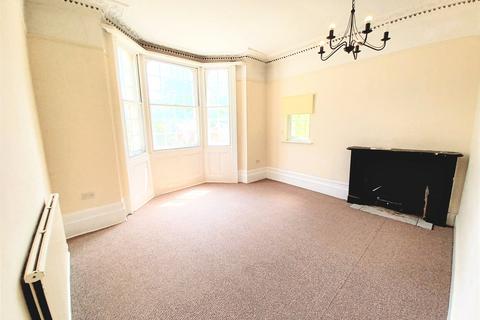 Flat 1, 13 The Avenue, Worcester Park, KT4 7EW