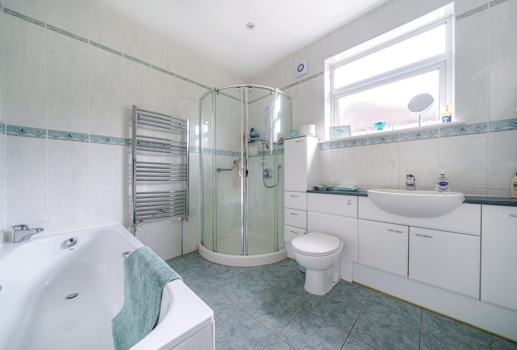 Bath/Shower Room