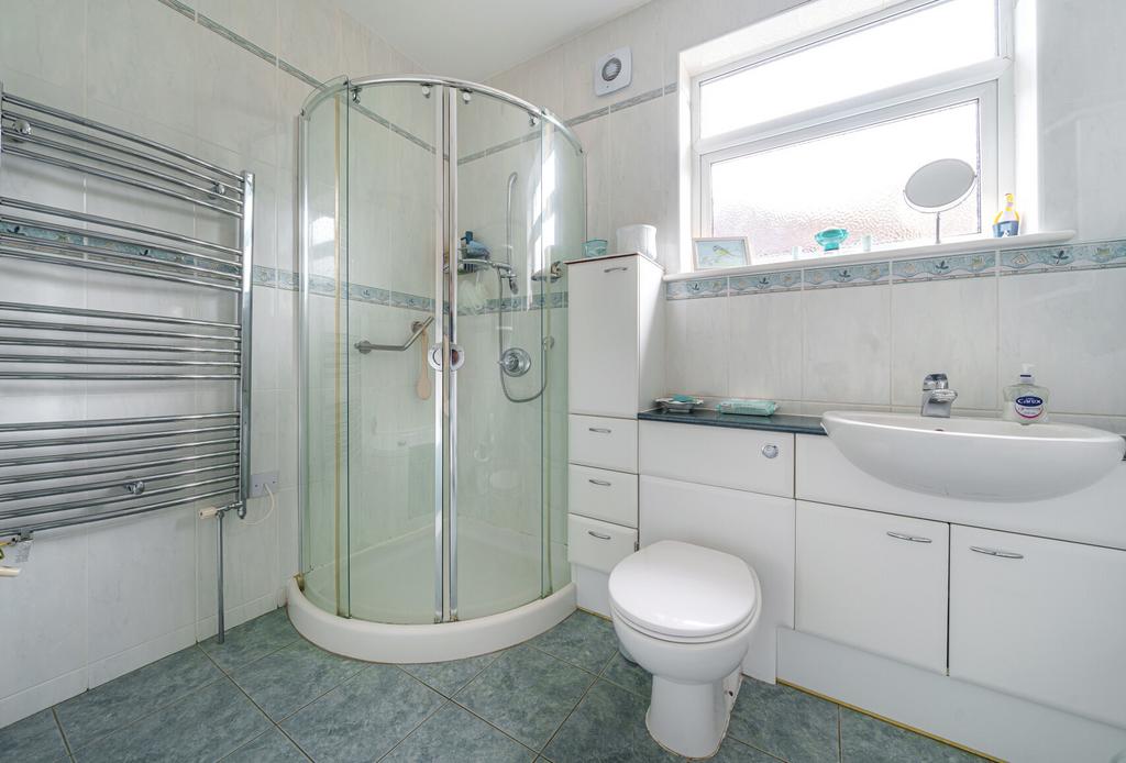 Bath/Shower Room