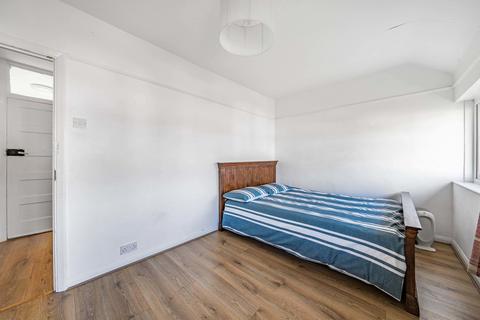 52 Lindsay Road, Worcester Park, KT4 8LE