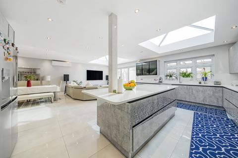 80 Cromwell Road, Worcester Park, KT4 7JR