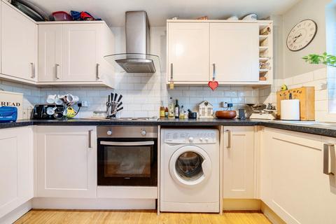 6 Handside Close, Worcester Park, KT4 8QG
