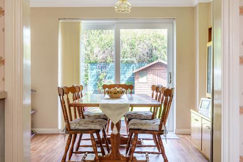 170 Colwell Drive, Witney, OX28 5NN