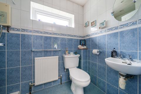 170 Colwell Drive, Witney, OX28 5NN