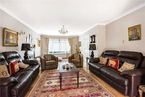 2 Furzewood, Sunbury-on-thames, TW16 6SJ
