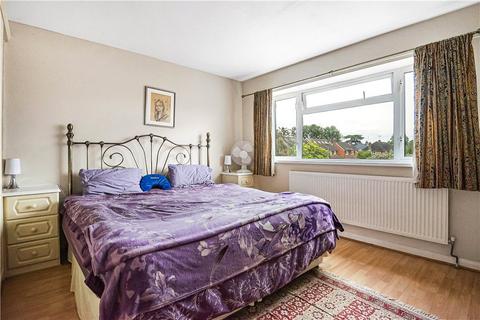 2 Furzewood, Sunbury-on-thames, TW16 6SJ