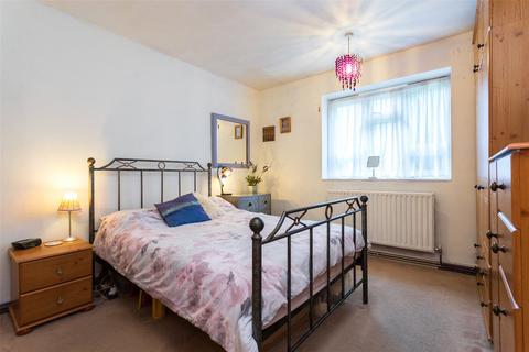 2 bedroom apartment for sale, Buck Lane, London, NW9