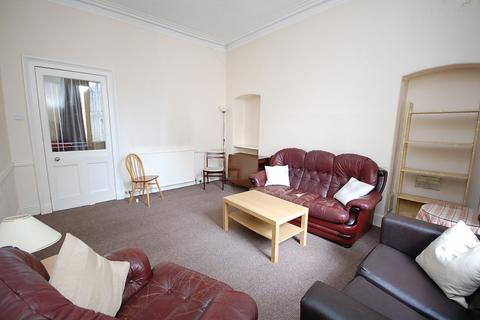 2 bedroom flat to rent, Crown Terrace, City Centre, Aberdeen, AB11