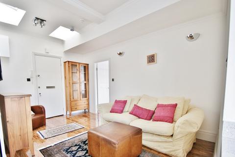1 bedroom flat to rent, London W1W