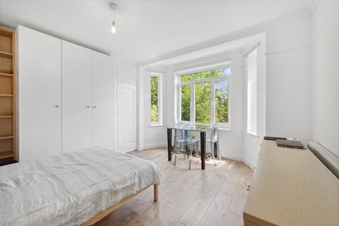 2 bedroom flat for sale, Park Court, Woodside, SW19