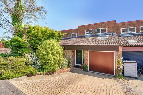 14 Artington Walk, Guildford, GU2 4EA